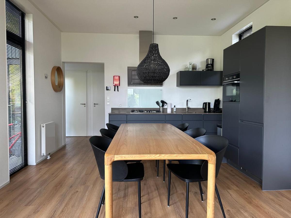 BadHoophuizen 6-per Bungalow Veluwemeer Trampoline Hulshorst Buitenkant foto