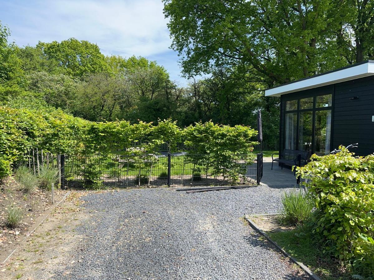 BadHoophuizen 6-per Bungalow Veluwemeer Trampoline Hulshorst Buitenkant foto