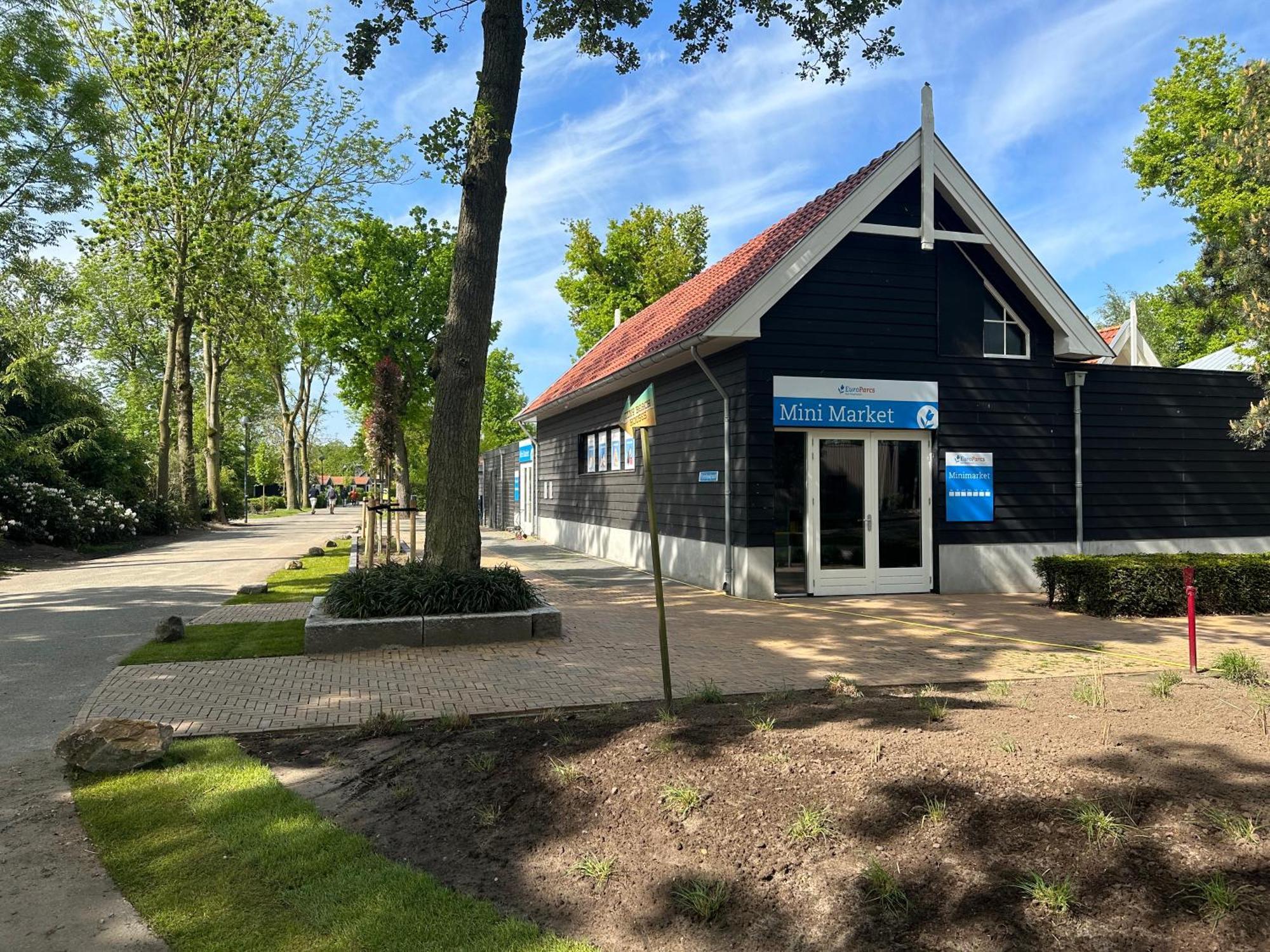 BadHoophuizen 6-per Bungalow Veluwemeer Trampoline Hulshorst Buitenkant foto