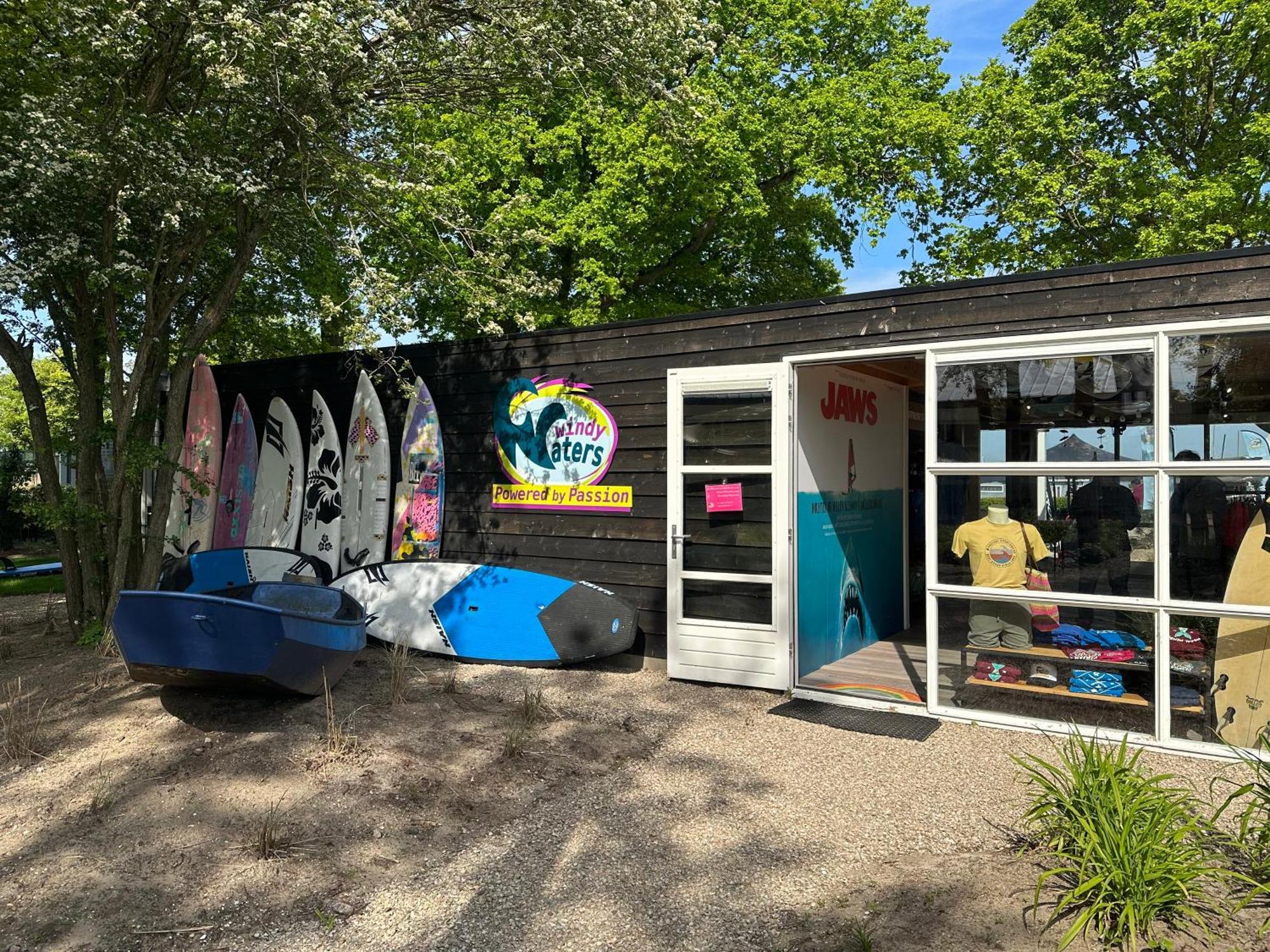 BadHoophuizen 6-per Bungalow Veluwemeer Trampoline Hulshorst Buitenkant foto